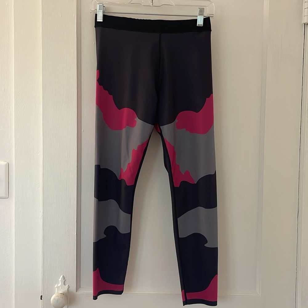 Ultracor Black and Gray Leggings Dynamic Stretch Fit